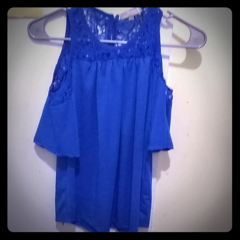 Women's size small shirt